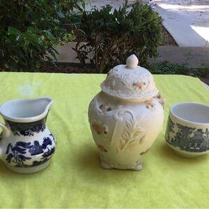 (28) 3 Beautiful Pieces of Pottery